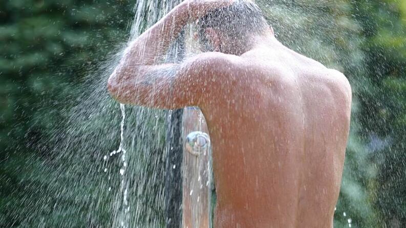 A contrast shower helps to cheer up a man and increases potency